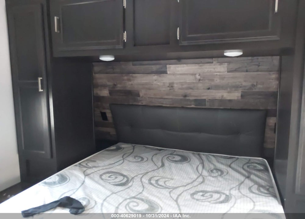 2021 VENTURE TRAVEL TRAILER VIN: 4EZT13426M8040385