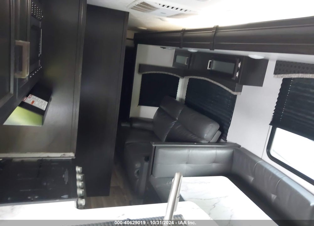 2021 VENTURE TRAVEL TRAILER VIN: 4EZT13426M8040385