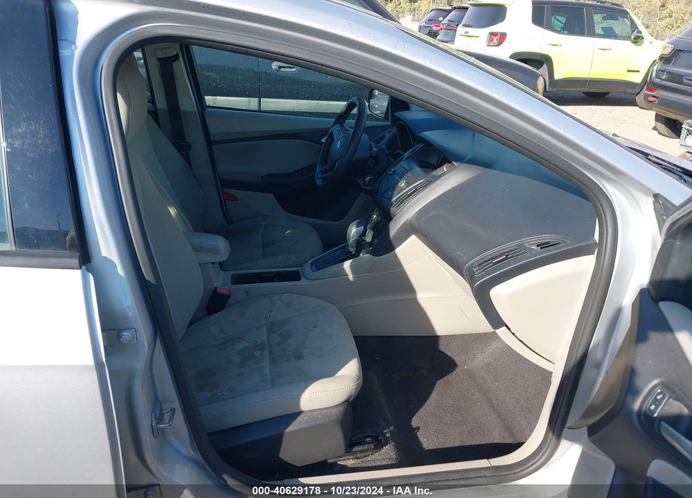 2018 FORD FOCUS SE VIN: 1FADP3K28JL315406