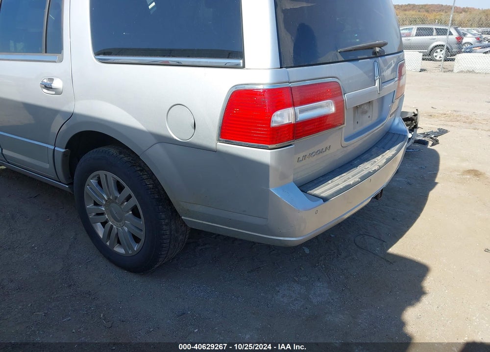 2011 LINCOLN NAVIGATOR VIN: 5LMJJ2J54BEJ05940
