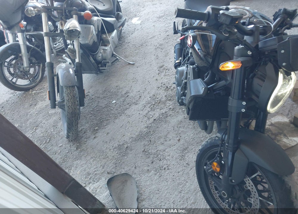 2023 HONDA CB1000 RA VIN: JH2SC8017PK500220