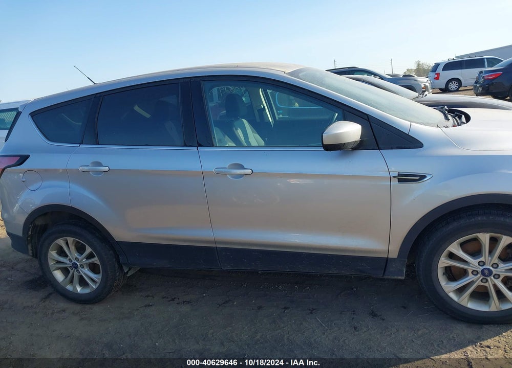 2017 FORD ESCAPE SE VIN: 1FMCU9G99HUC38259