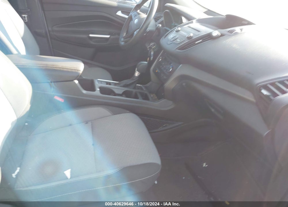 2017 FORD ESCAPE SE VIN: 1FMCU9G99HUC38259