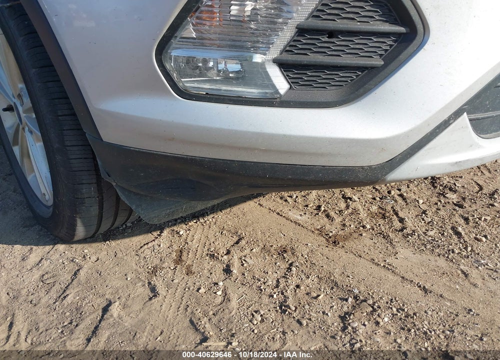 2017 FORD ESCAPE SE VIN: 1FMCU9G99HUC38259