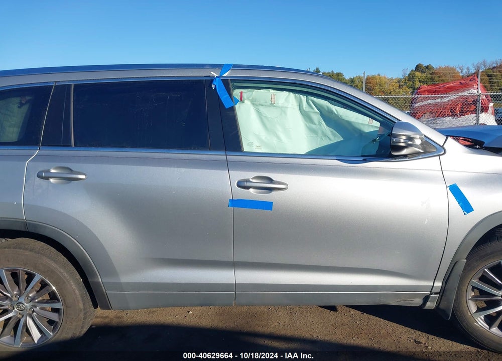 2018 TOYOTA HIGHLANDER XLE VIN: 5TDJZRFH3JS824195