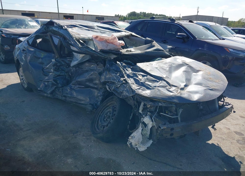 2018 TOYOTA COROLLA LE VIN: 5YFBURHE8JP833912