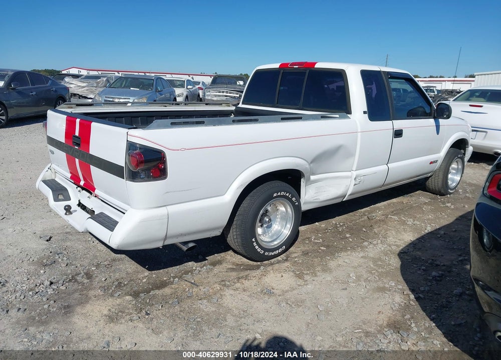 1994 CHEVROLET S TRUCK S10 VIN: 1GCCS19Z5R8210400