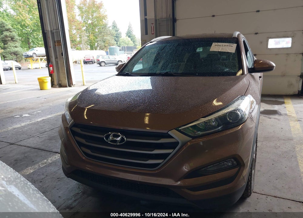 2016 HYUNDAI TUCSON SE VIN: KM8J3CA43GU159298