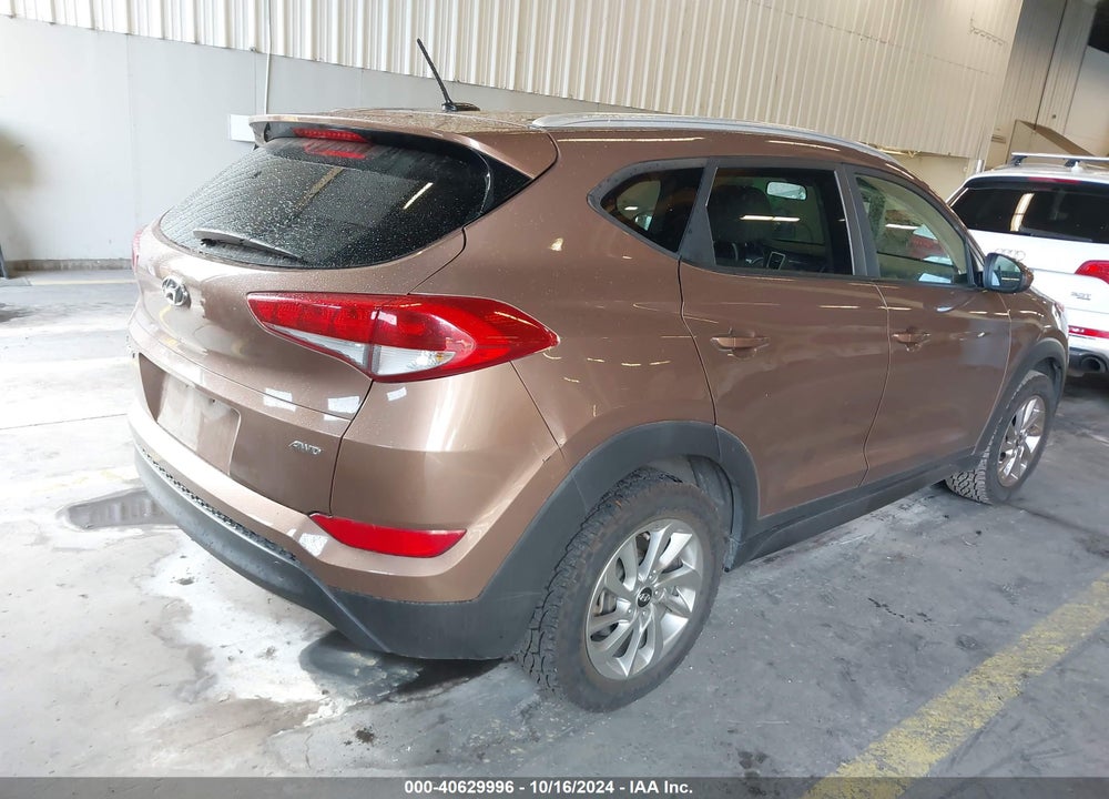 2016 HYUNDAI TUCSON SE VIN: KM8J3CA43GU159298