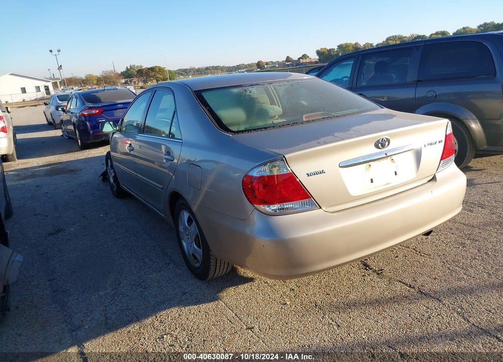 2005 TOYOTA CAMRY XLE VIN: 4T1BE32K25U988338