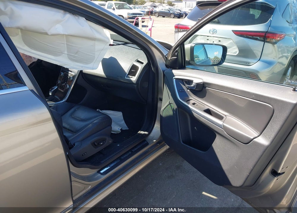 2015 VOLVO XC60 T5 PREMIER VIN: YV440MDKXF2691388