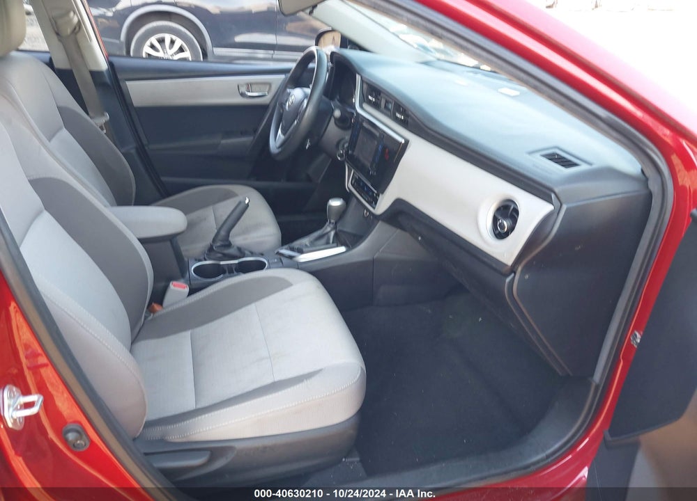 2019 TOYOTA COROLLA LE VIN: 2T1BURHE8KC154952