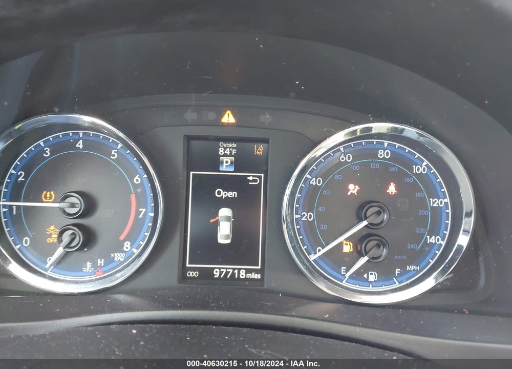 2018 TOYOTA COROLLA XSE VIN: 5YFBURHE1JP785055