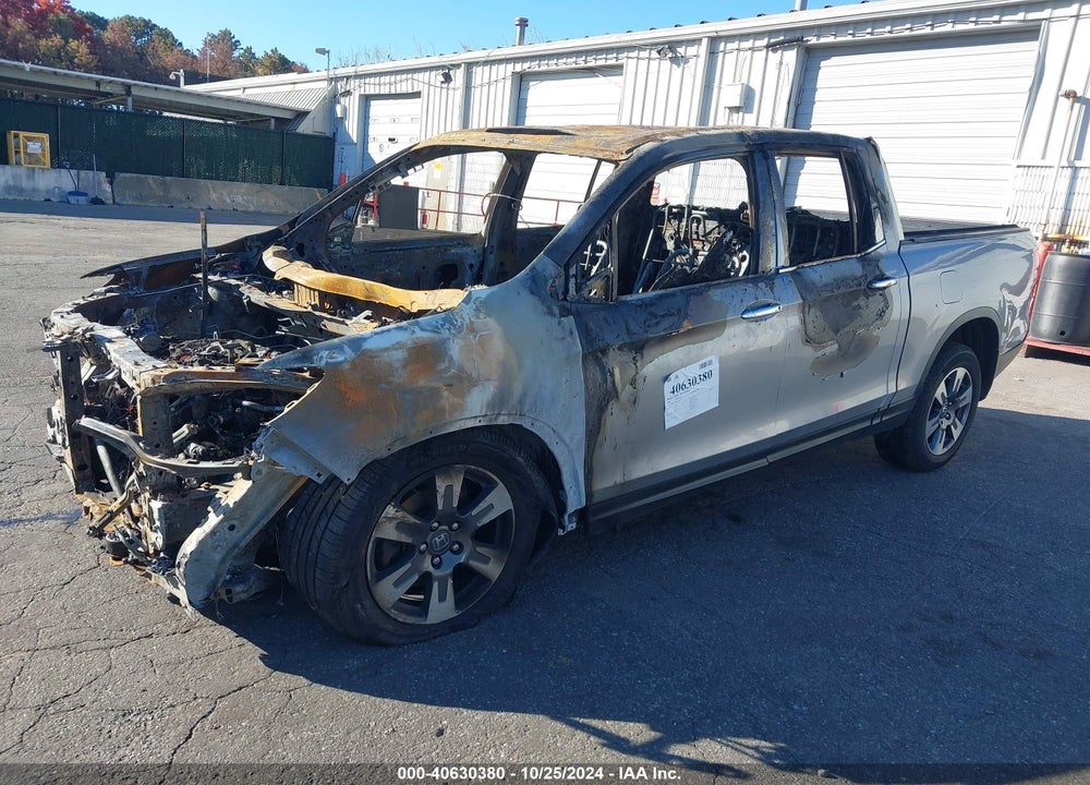 2018 HONDA RIDGELINE RTL-E VIN: 5FPYK3F7XJB003923