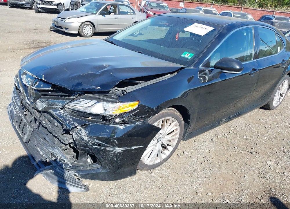 2018 TOYOTA CAMRY VIN: 4T1B11HK2JU120065