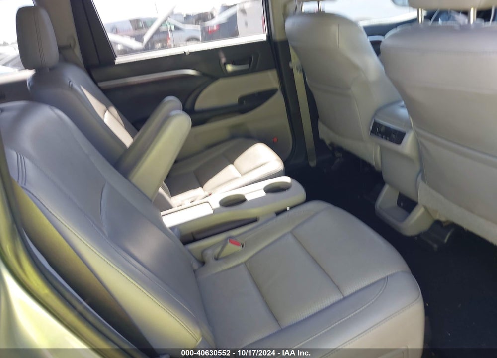 2015 TOYOTA HIGHLANDER LIMITED V6 VIN: 5TDYKRFH5FS118811