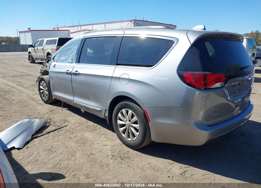 2017 CHRYSLER PACIFICA TOURING L VIN: 2C4RC1BG3HR837390