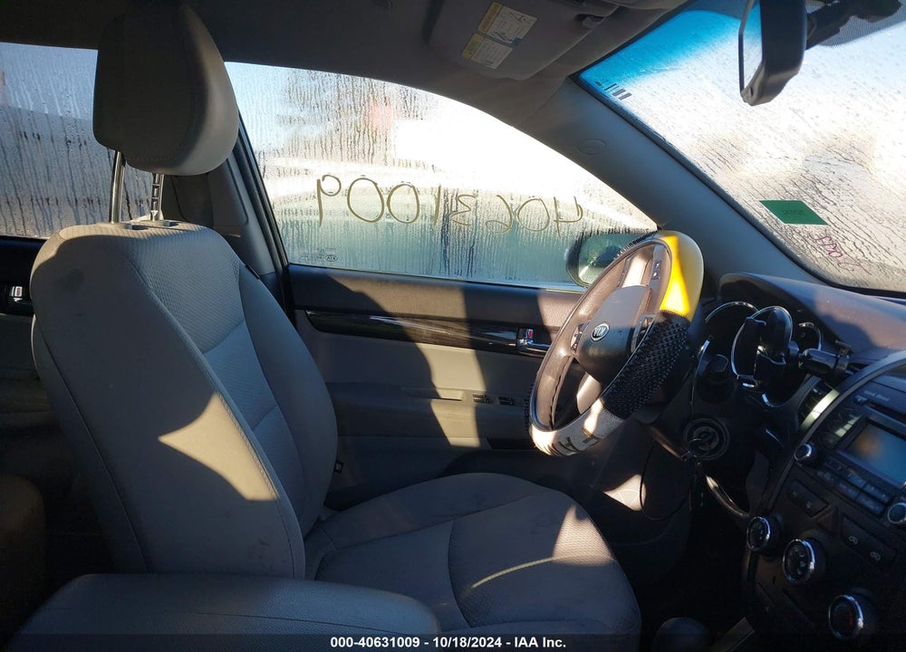 2012 KIA SORENTO LX V6 VIN: 5XYKT4A29CG189592