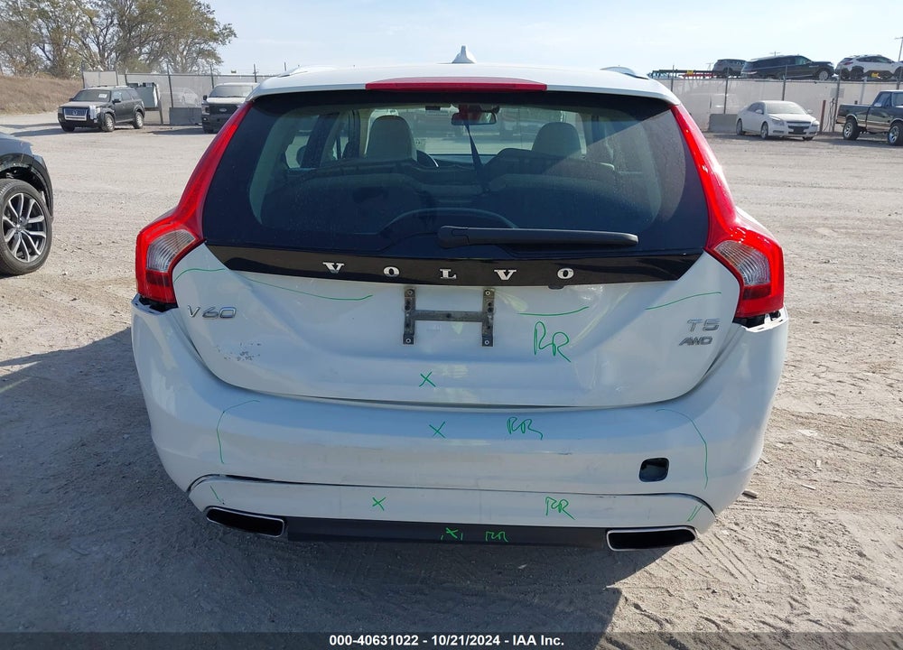 2015 VOLVO V60 VIN: YV1612SB0F1201587