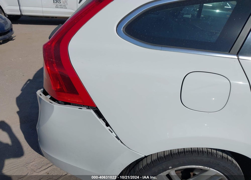 2015 VOLVO V60 VIN: YV1612SB0F1201587