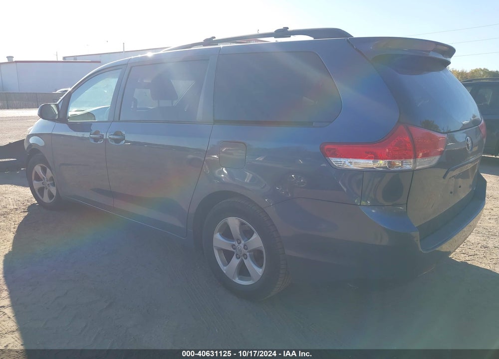2014 TOYOTA SIENNA LE V6 8 PASSENGER VIN: 5TDKK3DC9ES513440