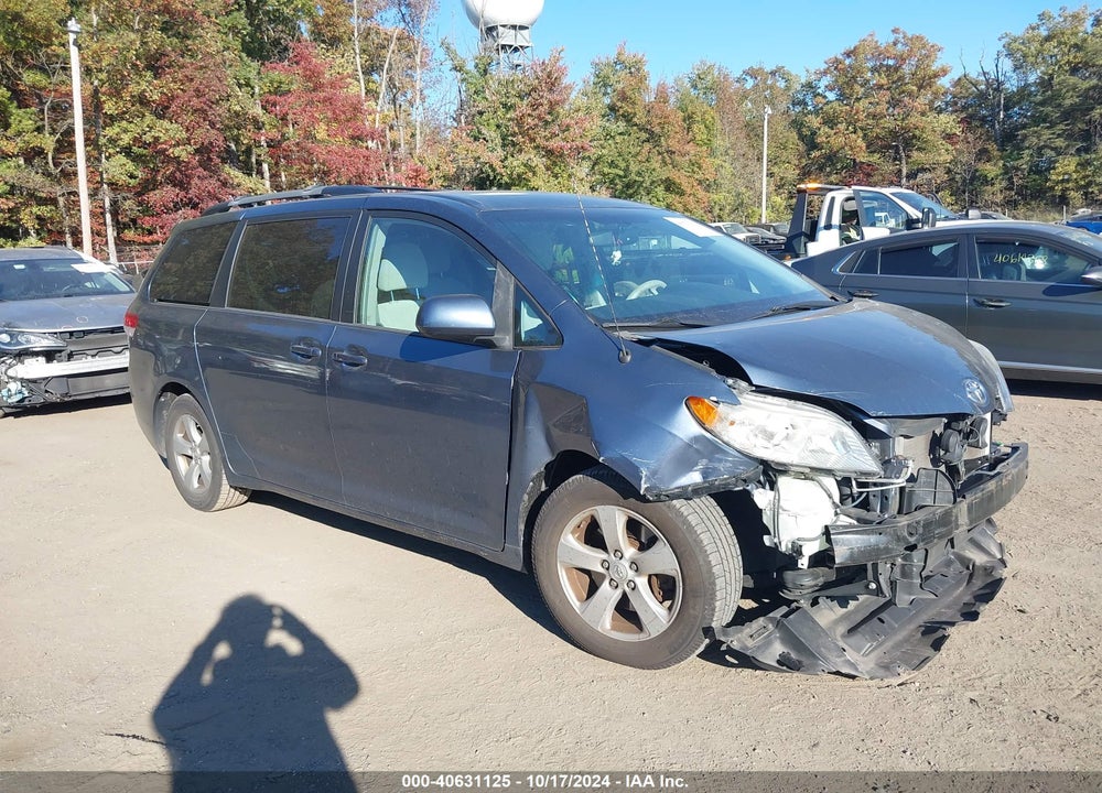 2014 TOYOTA SIENNA LE V6 8 PASSENGER VIN: 5TDKK3DC9ES513440