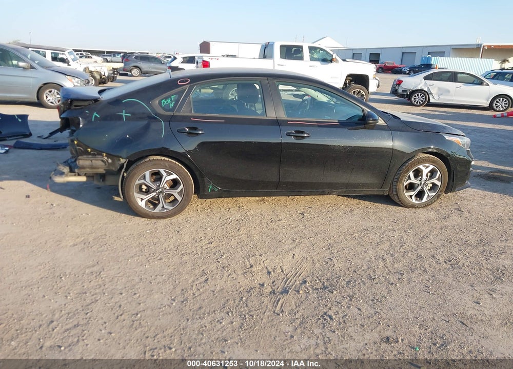 2019 KIA FORTE LXS VIN: 3KPF24AD2KE106005