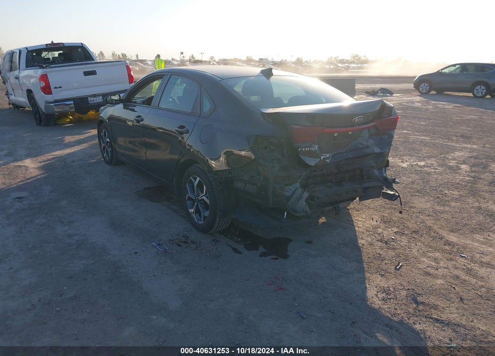 2019 KIA FORTE LXS VIN: 3KPF24AD2KE106005