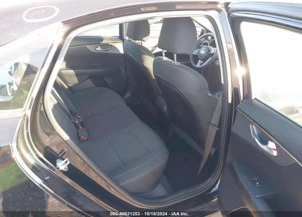 2019 KIA FORTE LXS VIN: 3KPF24AD2KE106005