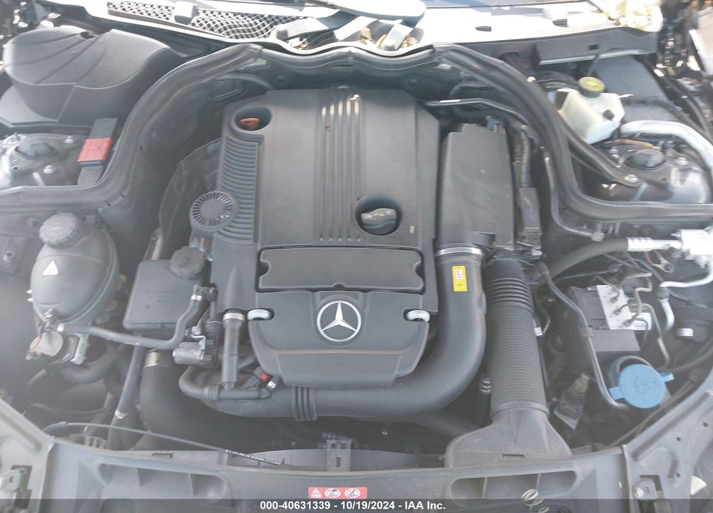 2012 MERCEDES-BENZ C 250 LUXURY/SPORT VIN: WDDGF4HB2CA633839