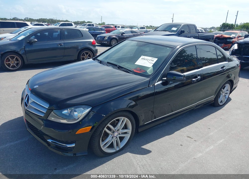2012 MERCEDES-BENZ C 250 LUXURY/SPORT VIN: WDDGF4HB2CA633839