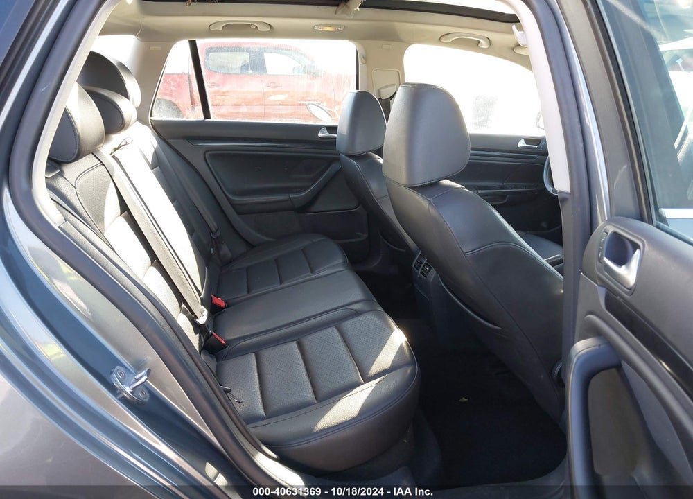 2014 VOLKSWAGEN JETTA SPORTWAGEN 2.0L TDI VIN: 3VWPL7AJ5EM627431