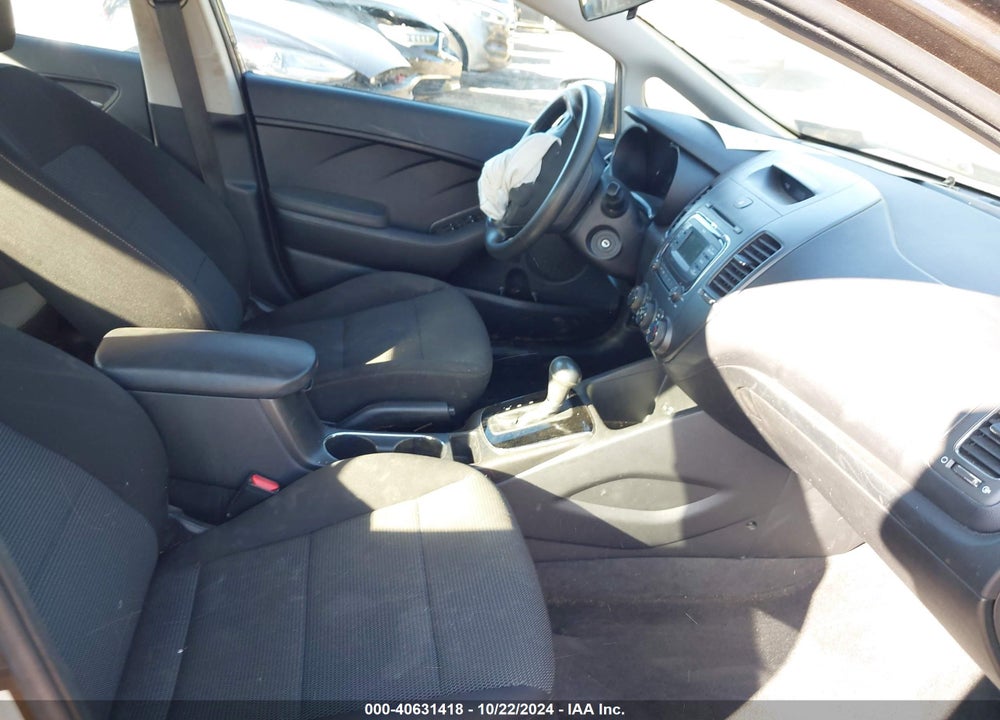 2017 KIA FORTE LX VIN: 3KPFK4A71HE140049