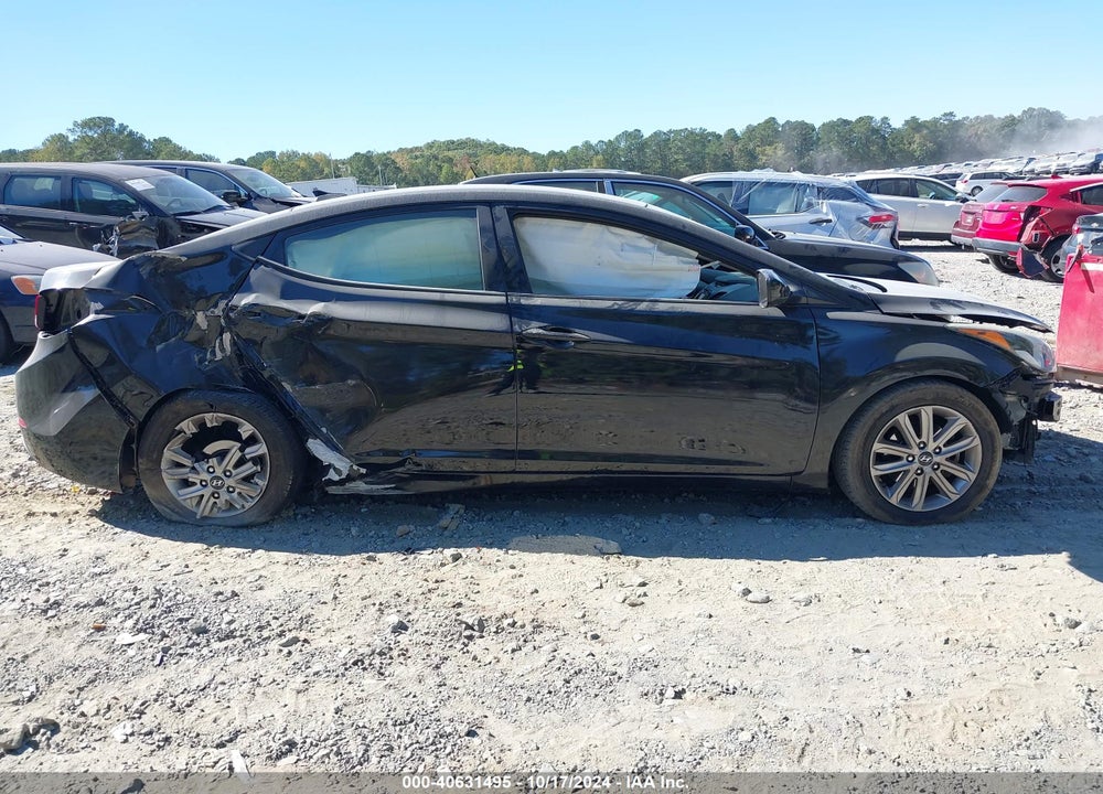 2016 HYUNDAI ELANTRA VIN: 5NPDH4AE4GH747237