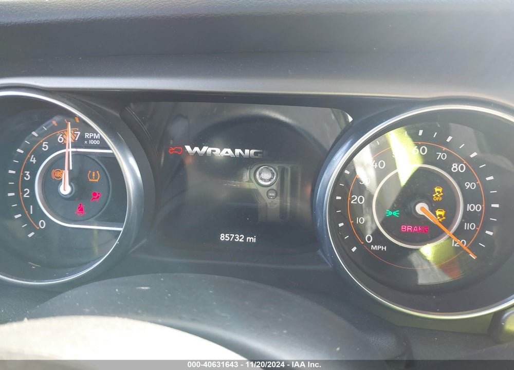 2018 JEEP WRANGLER UNLIMITED SPORT S 4X4 VIN: 1C4HJXDN4JW232341