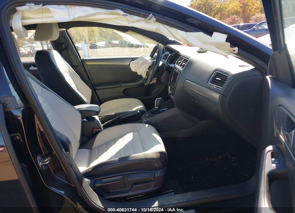 2016 VOLKSWAGEN JETTA 1.8T SPORT VIN: 3VWD17AJ2GM222039