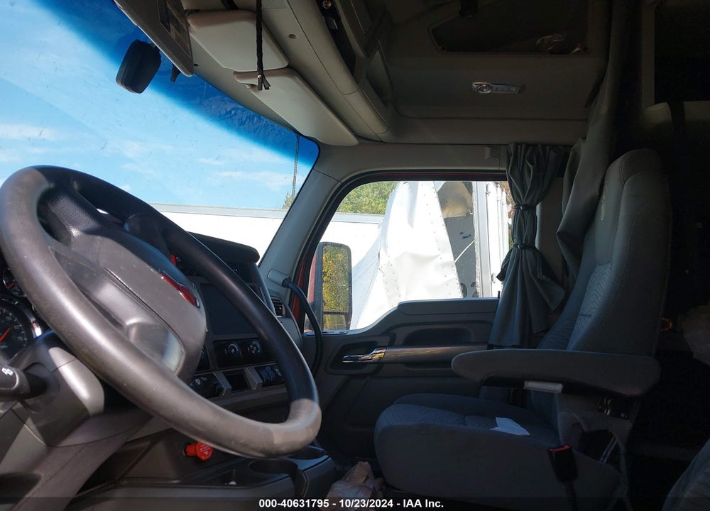 2019 KENWORTH T680 VIN: 1XKYD48X7KJ297530