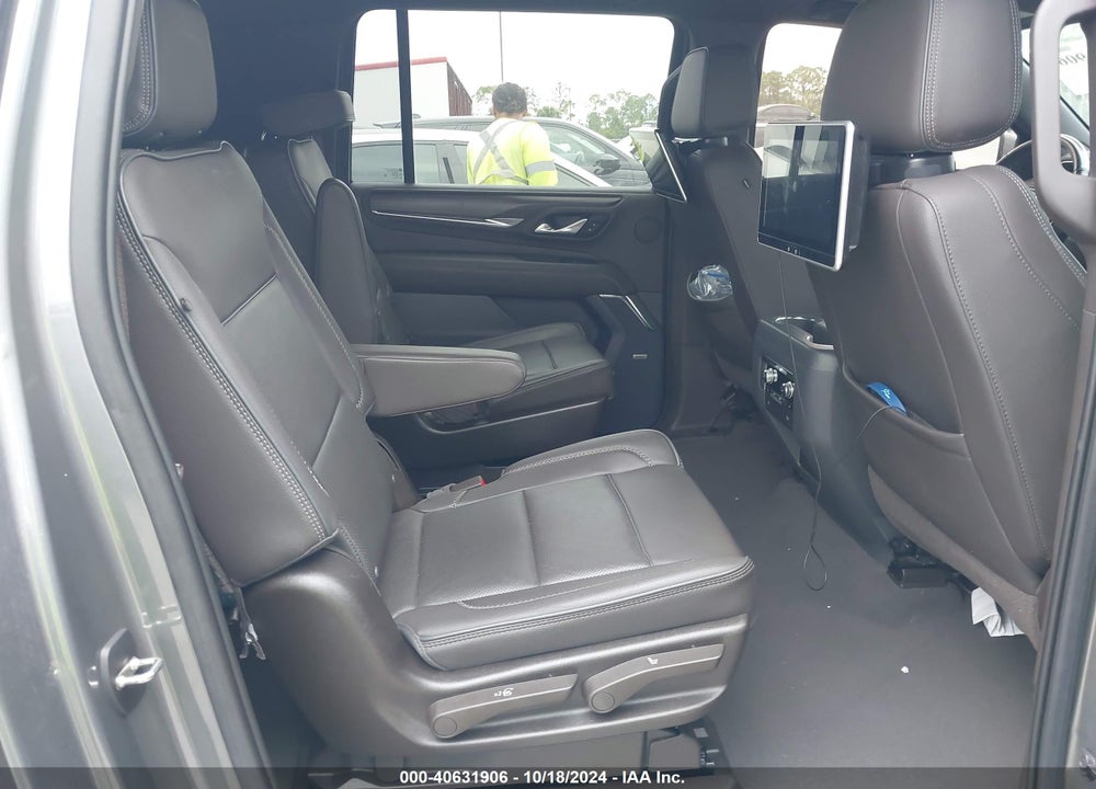 2021 GMC YUKON XL 2WD DENALI VIN: 1GKS1JKL5MR301324