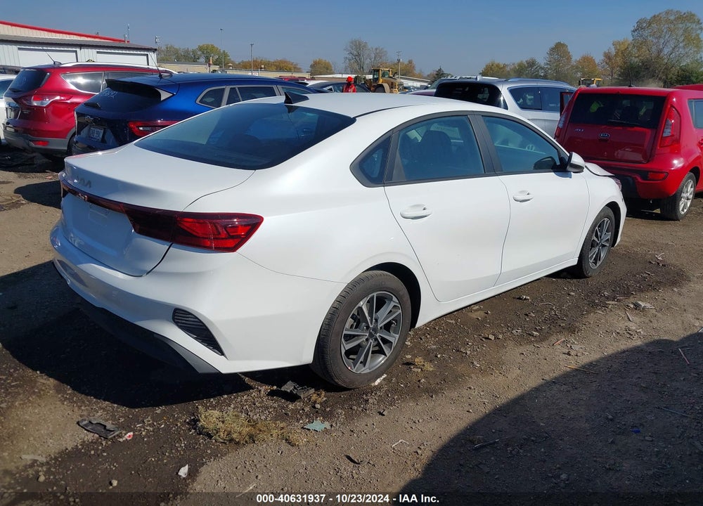 2024 KIA FORTE LXS VIN: 3KPF24AD1RE816605