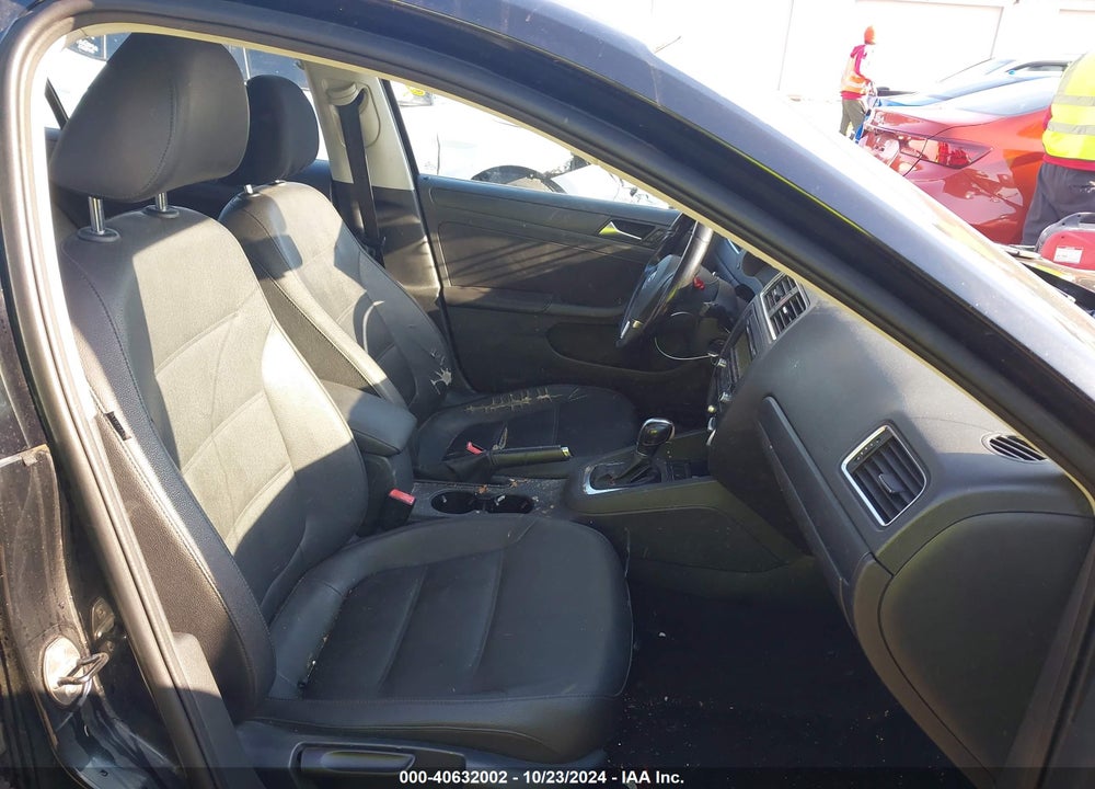 2011 VOLKSWAGEN JETTA 2.5L SE VIN: 3VWDZ7AJXBM383062