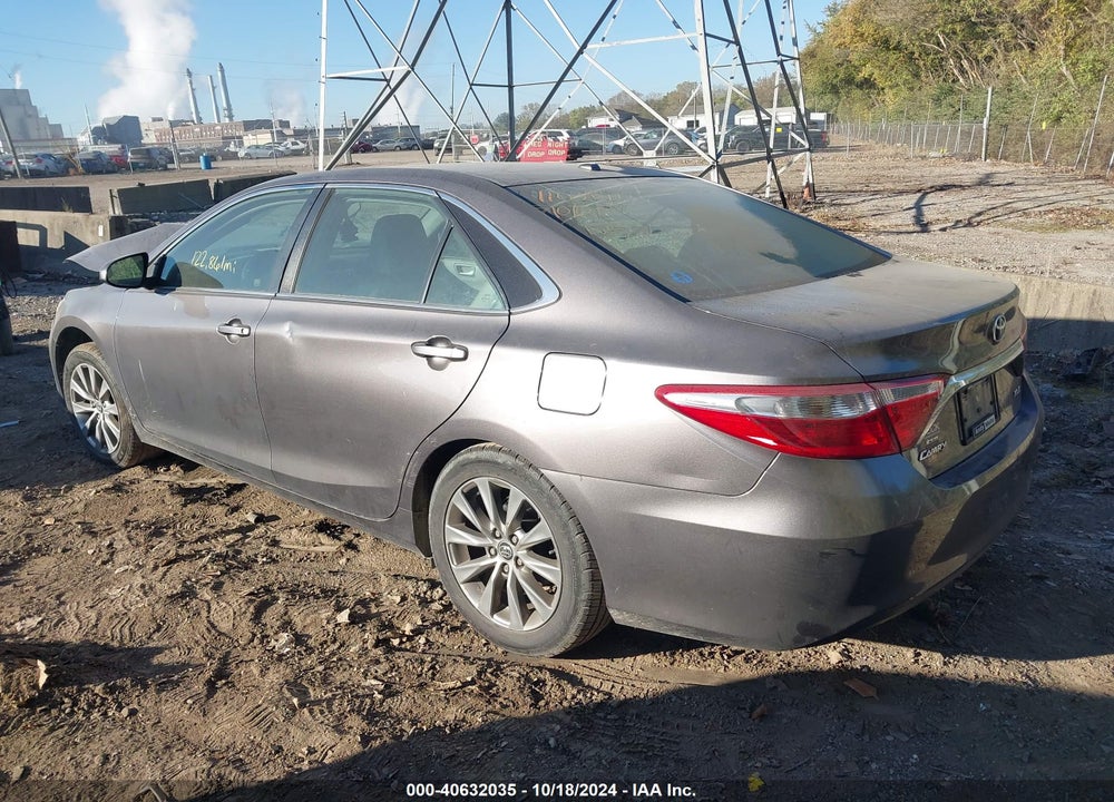 2015 TOYOTA CAMRY XLE VIN: 4T1BF1FK5FU884696