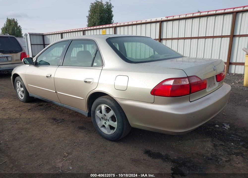 2000 HONDA ACCORD 2.3 SE VIN: JHMCG5677YC013573
