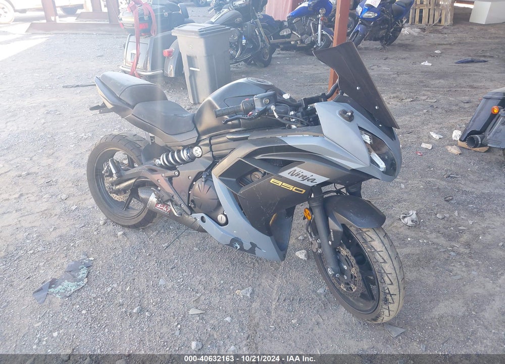 2014 KAWASAKI EX650 F VIN: JKAEXEF16EDA17610