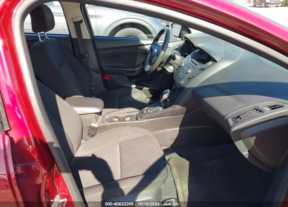 2016 FORD FOCUS SE VIN: 1FADP3F25GL243597