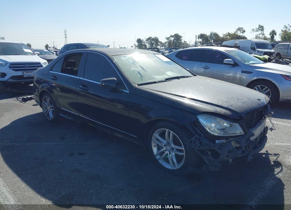 2013 MERCEDES-BENZ C 250 LUXURY/SPORT VIN: WDDGF4HB5DR273551