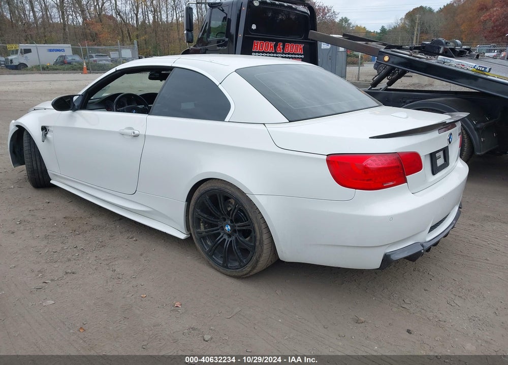 2011 BMW M3 VIN: WBSDX9C5XBE584947