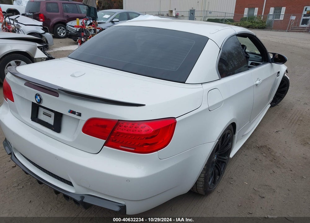 2011 BMW M3 VIN: WBSDX9C5XBE584947