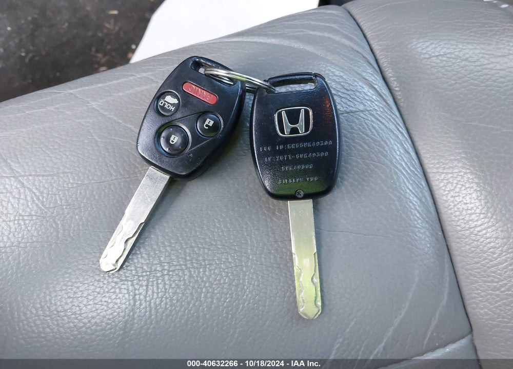 2015 HONDA PILOT EX-L VIN: 5FNYF4H54FB018715