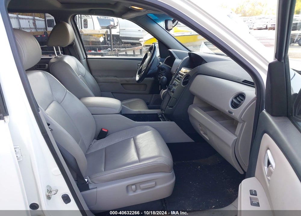 2015 HONDA PILOT EX-L VIN: 5FNYF4H54FB018715