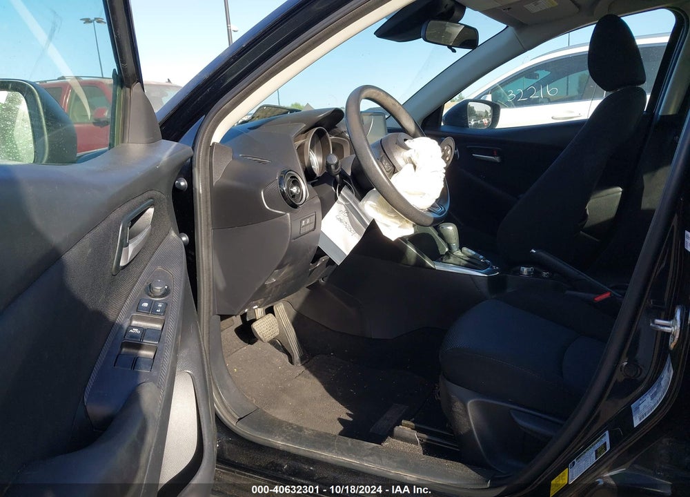 2020 TOYOTA YARIS LE VIN: 3MYDLBJV1LY700443